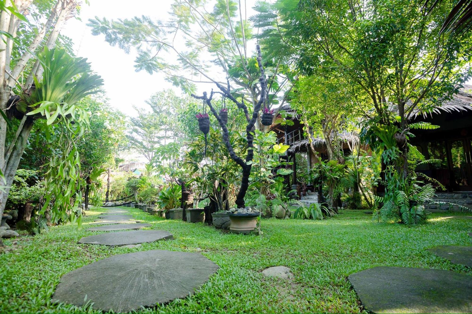 Green Travelodge Bukit Lawang Exterior photo
